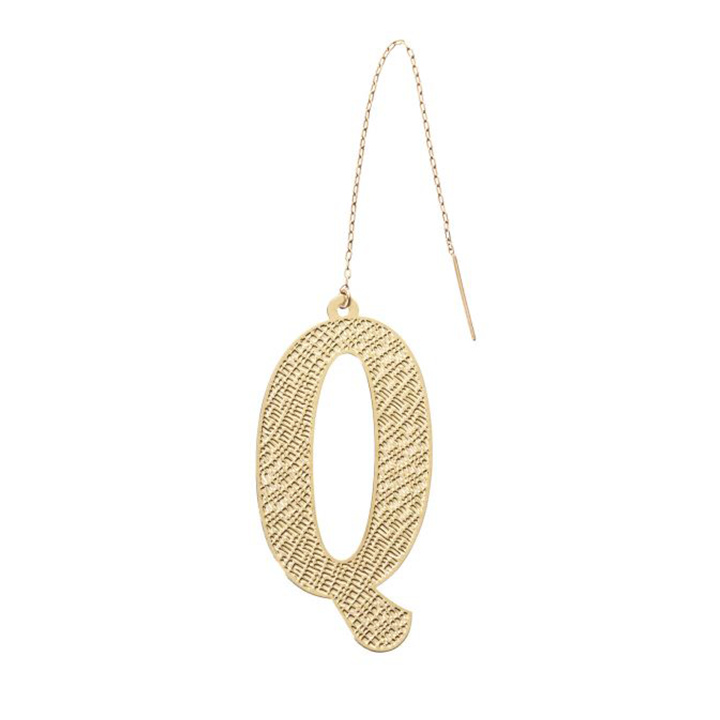 Queen A to Z Earing | L